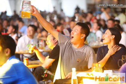 先探为敬！当120岁青岛啤酒遇见33岁青岛啤酒节